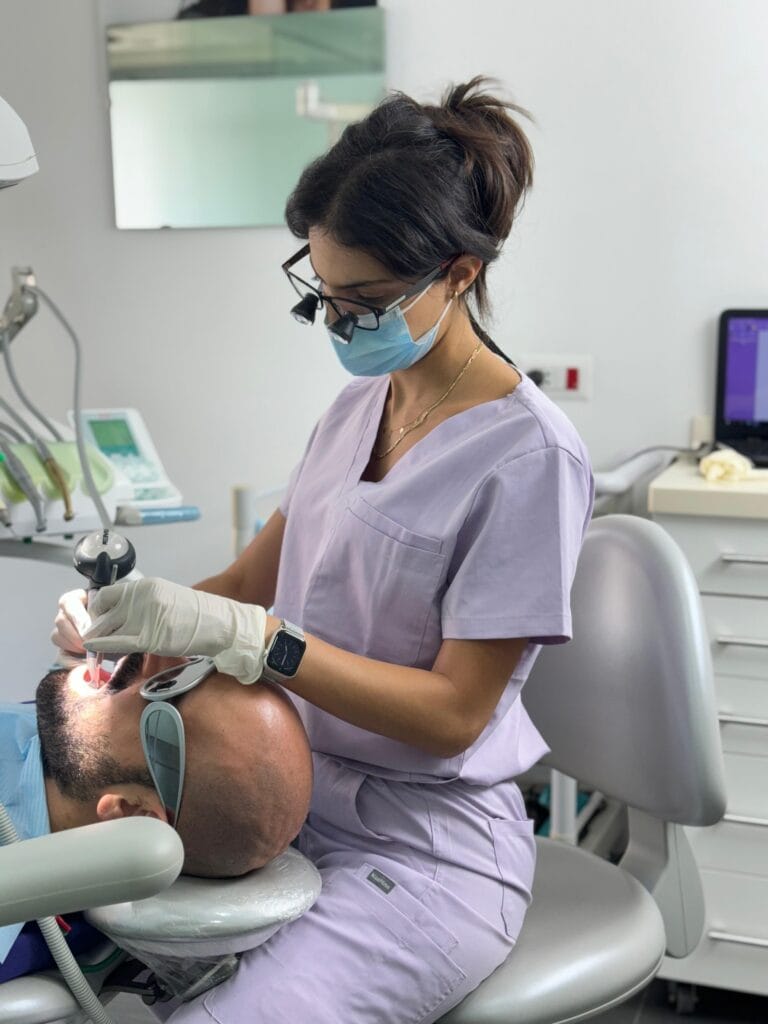Dr. Rita Kanbar, prothésiste-dentiste à Beyrouth, Liban