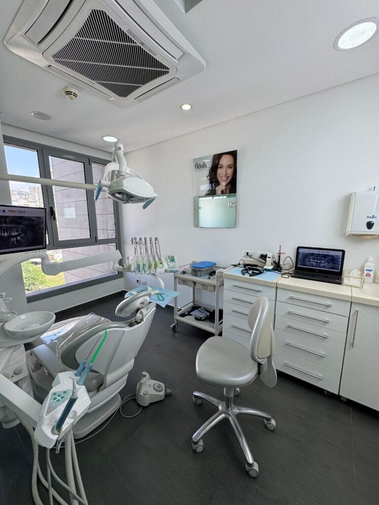 Soins dentaires à Lebanon Dental Studio, Jal el Dib